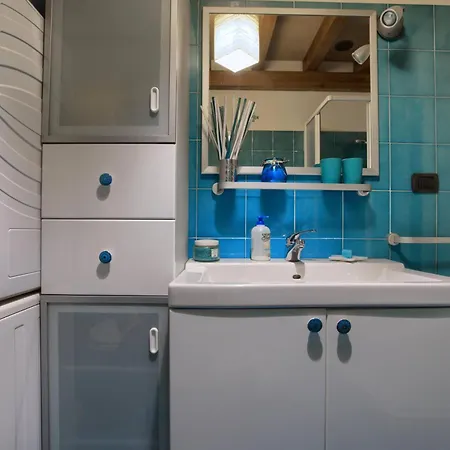Ampio Loft Con Ac, Wi-fi E Posto Biciclette A 50 Metri Dal Mare
